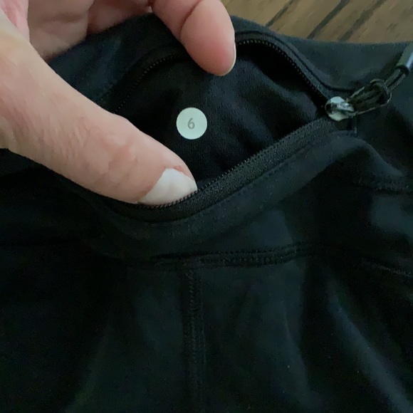 Lululemon speed tight legging size 6 - Picture 6 of 8